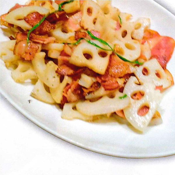蓮根とベーコンのソテー　～ホットドレッシングで～