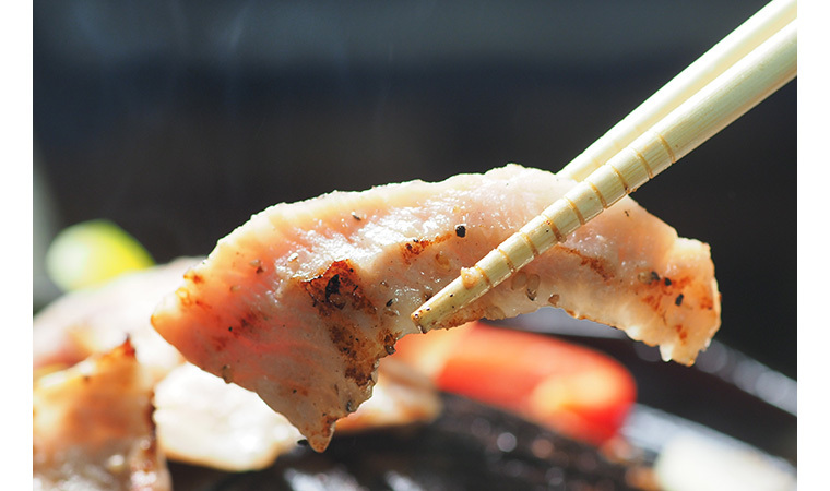 沖豚塩トントロの焼肉