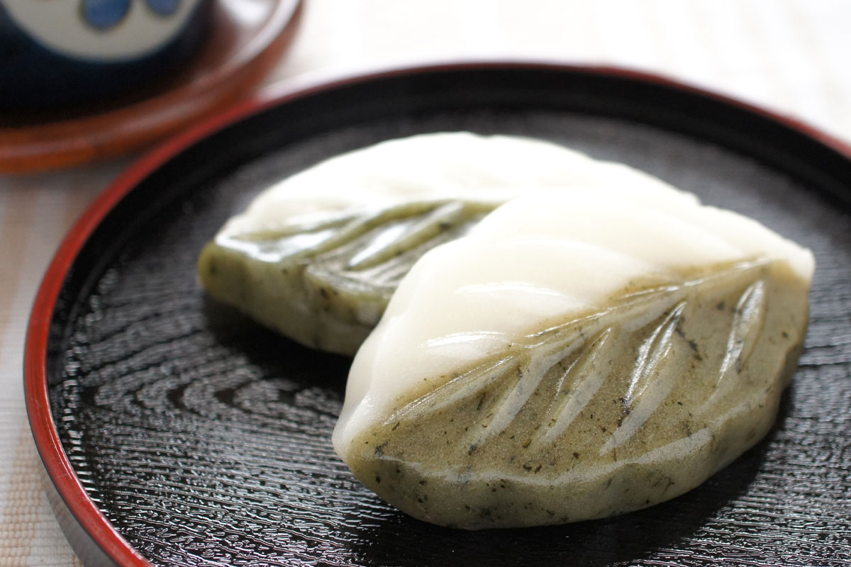 小樽コハク団子の野島製菓　べこ餅よもぎ ２個入メイン画像